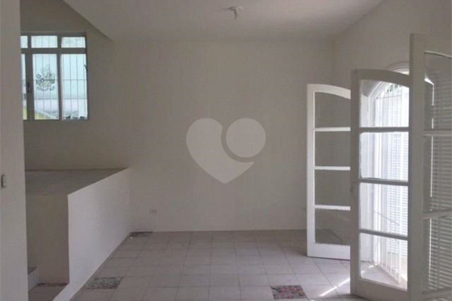 Casa à venda com 3 quartos, sendo 1 suíte, em Morumbi, São Paulo, SP