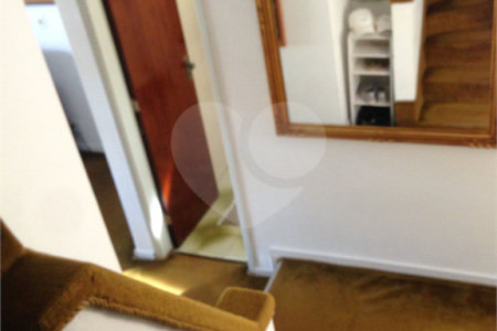 Sobrado à venda com 4 quartos, sendo 1 suíte, em Jardim Celeste, São Paulo, SP