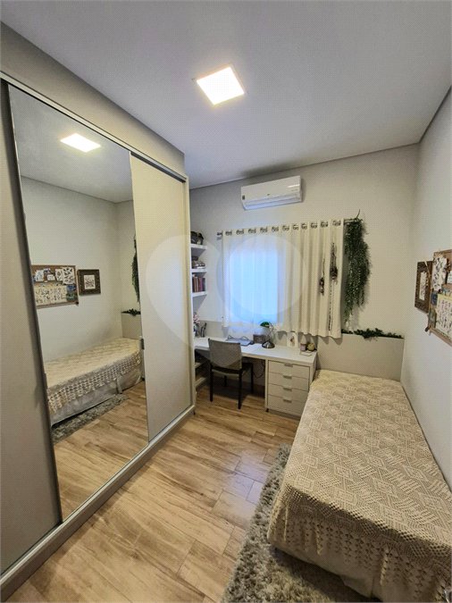 Casa à venda com 3 quartos, sendo 1 suíte,  no condomínio Mantova, Indaiatuba - SP