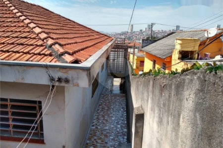 Sobrado à venda com 4 quartos, sendo 1 suíte, em Vila Constança, São Paulo, SP