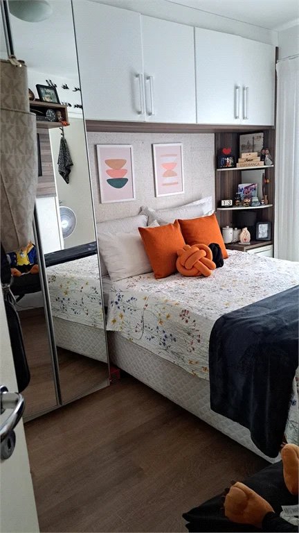 Casa à venda com 3 quartos, sendo 1 suíte, no condomínio Moradas do Horto, São Paulo - SP