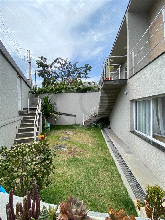 Sobrado à venda com 3 quartos, sendo 1 suíte, em Jardim do Lago, Atibaia, SP