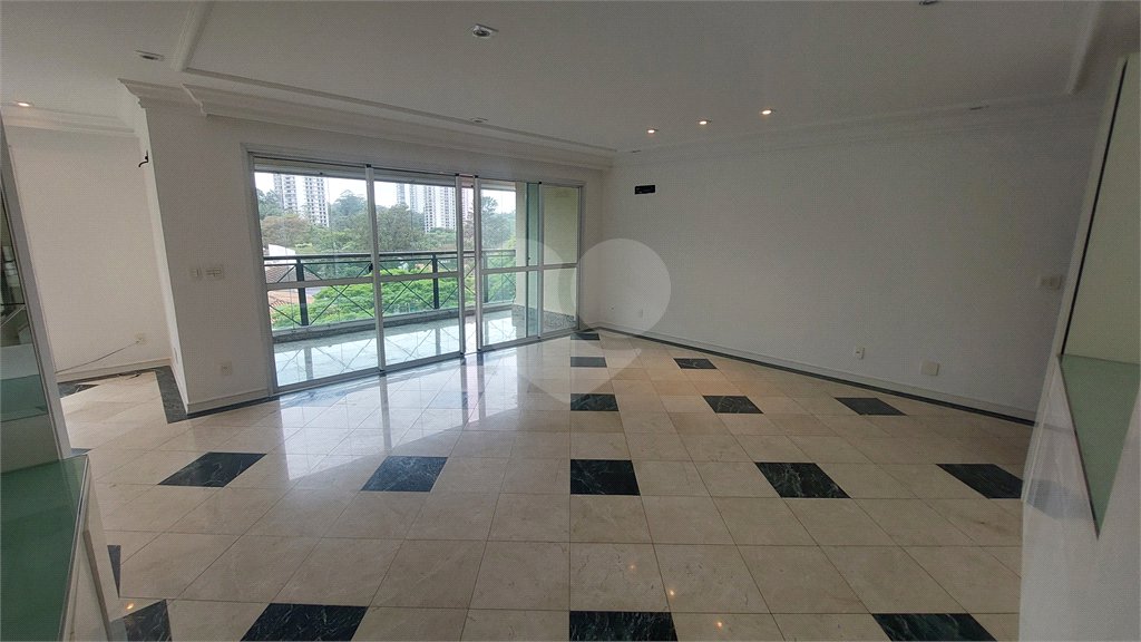Apartamento à venda com 3 quartos, sendo 1 suíte, em Alto da Boa Vista, São Paulo, SP