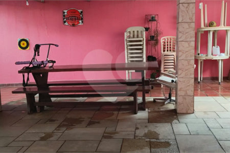 Sobrado à venda com 5 quartos, sendo 2 suítes, em Vila Trujillo, Sorocaba, SP