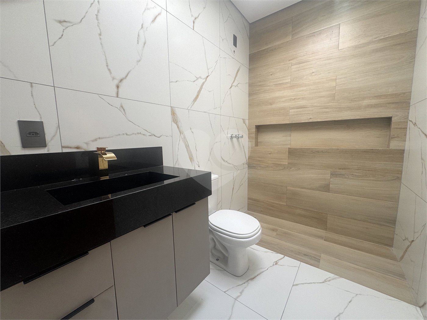 Casa à venda com 3 quartos, sendo 1 suíte, no condomínio Residencial Villagio Wanel, Sorocaba - SP