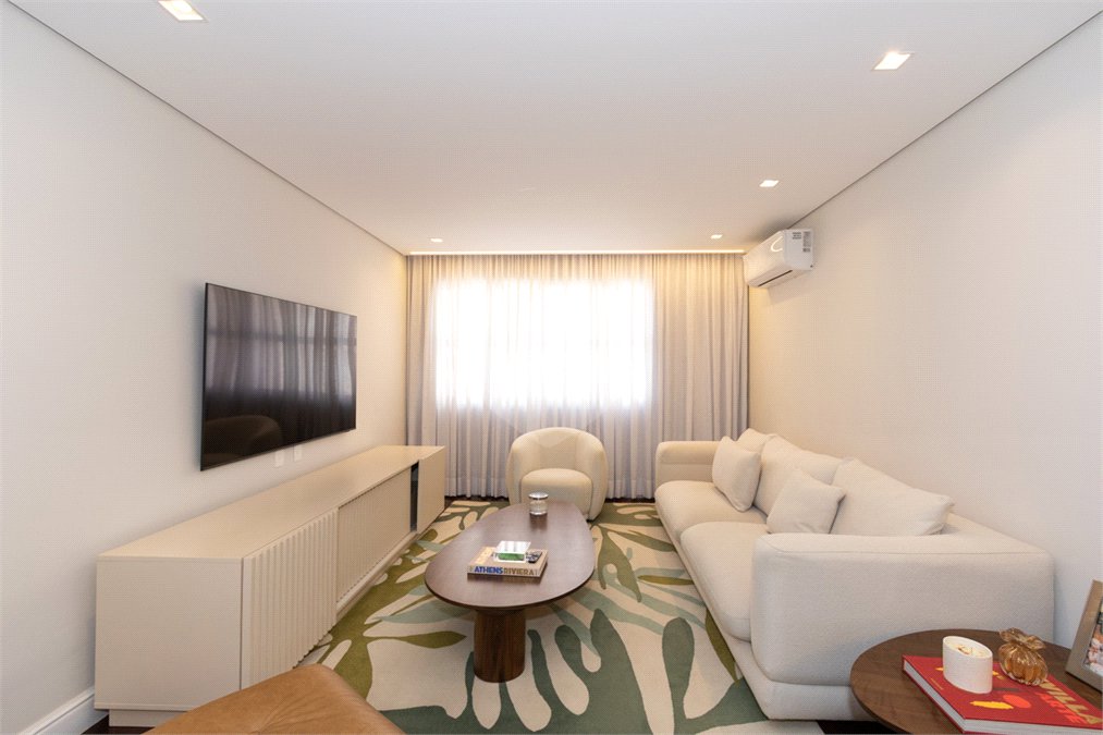Apartamento à venda com 3 quartos, sendo 1 suíte,  em Vila Uberabinha, São Paulo, SP