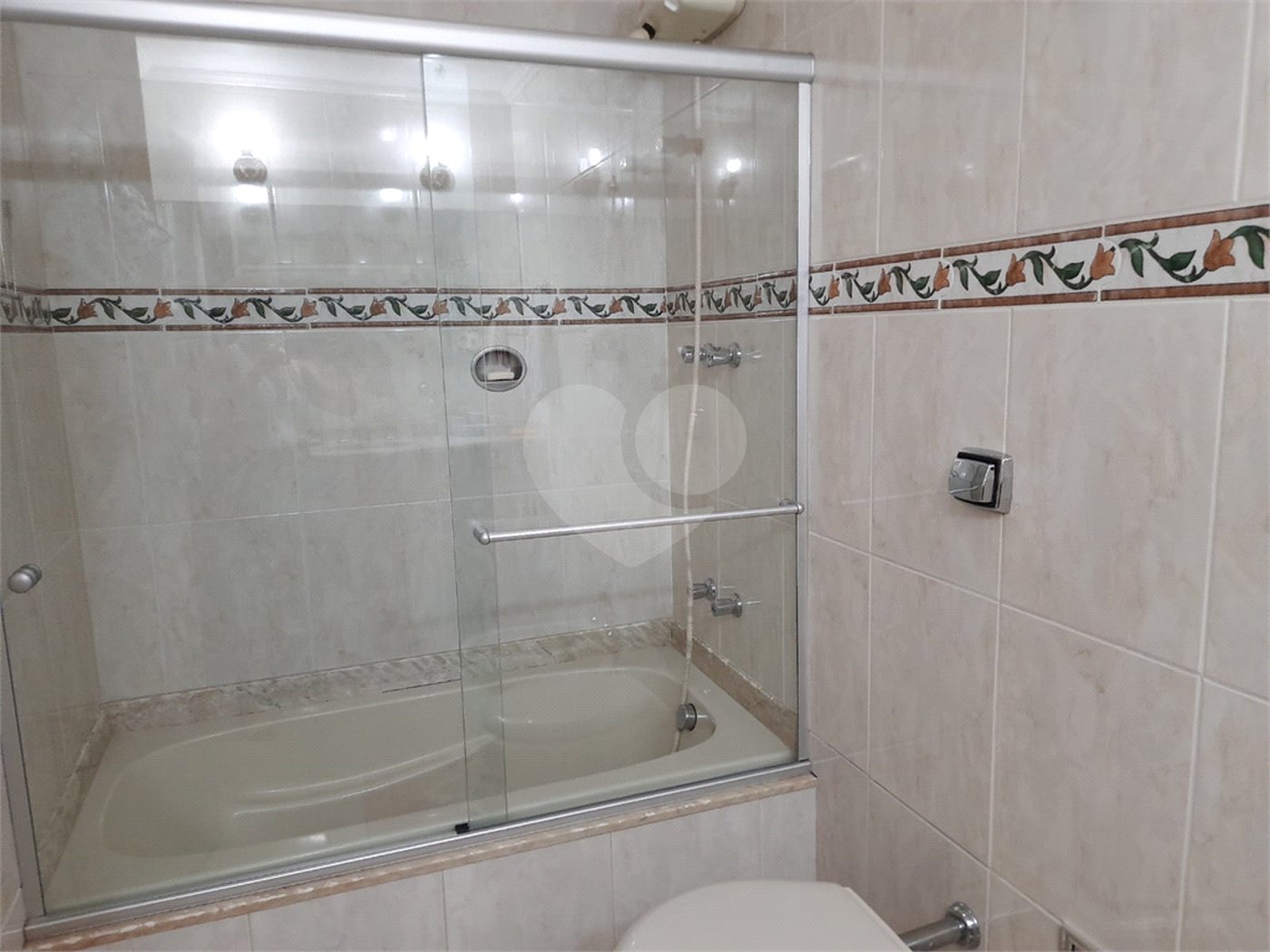 Casa à venda com 4 quartos, sendo 1 suíte,  em Parque Continental, São Paulo, SP