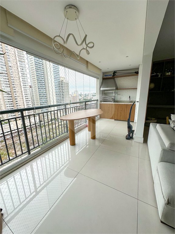 Apartamento à venda com 3 quartos, sendo 1 suíte, no Centro, São Bernardo do Campo, SP
