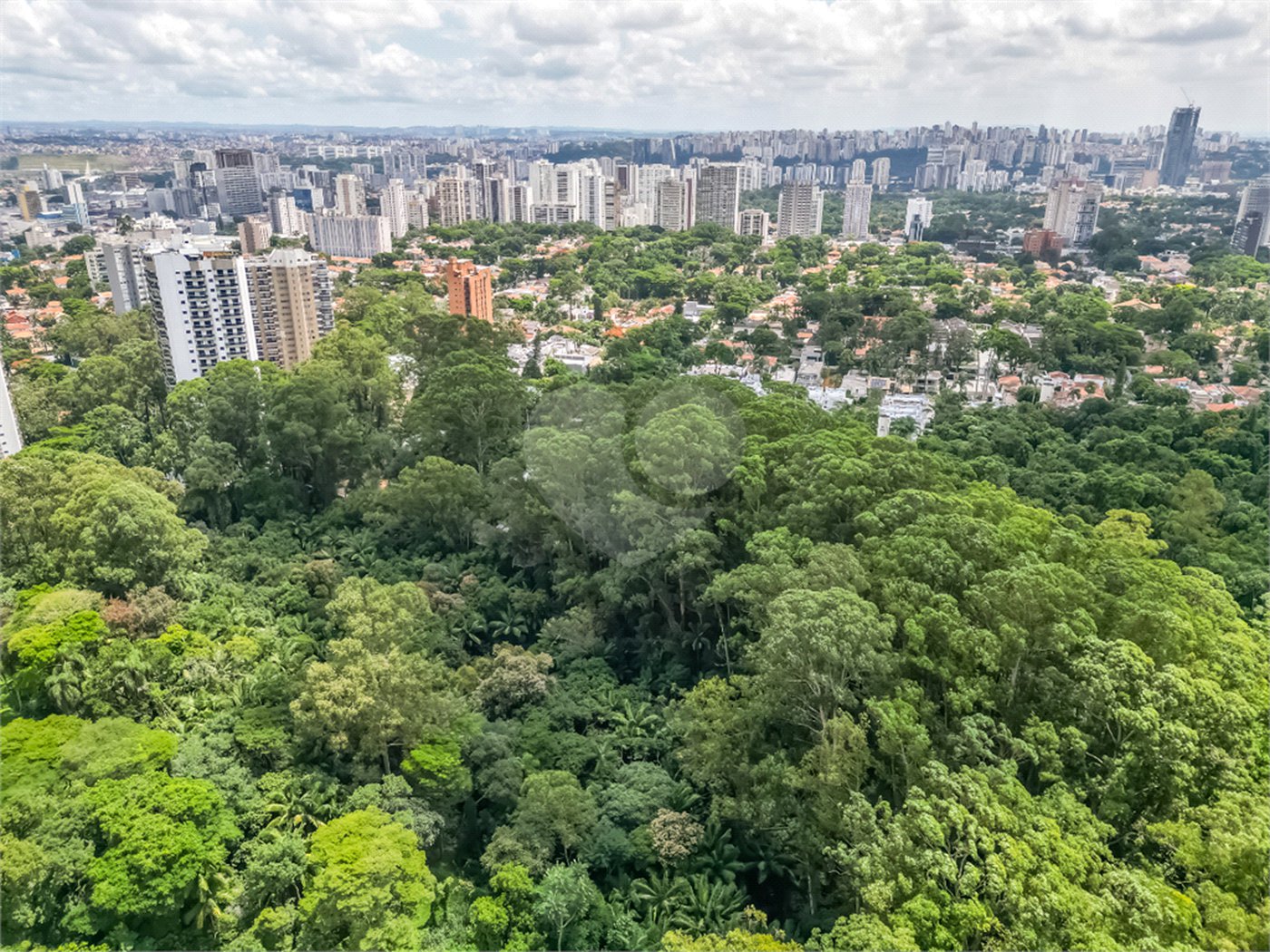 Terreno à venda no condomínio Chácara Santa Helena, São Paulo - SP