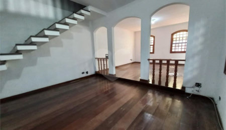 Casa à venda com 3 quartos, sendo 1 suíte, em Jardim das Vertentes, São Paulo, SP