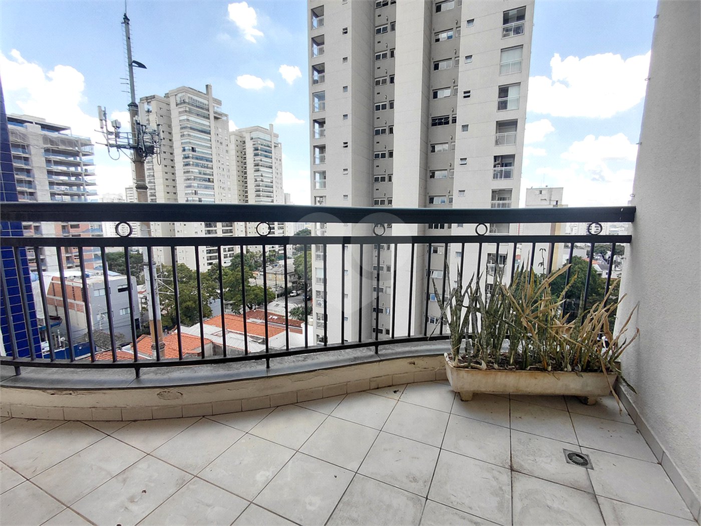 Apartamento à venda com 3 suítes em Vila Romana, São Paulo, SP