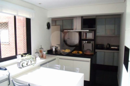 Apartamento à venda com 4 suítes em Jardim Vitória Régia, São Paulo, SP