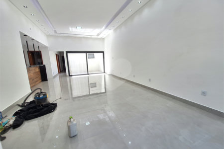 Casa à venda com 3 quartos, sendo 1 suíte,  em João Xxiii, Vinhedo, SP
