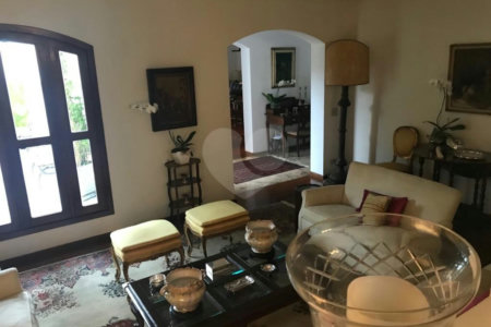 Casa à venda com 5 quartos, sendo 2 suítes,  em Jardim Everest, São Paulo, SP