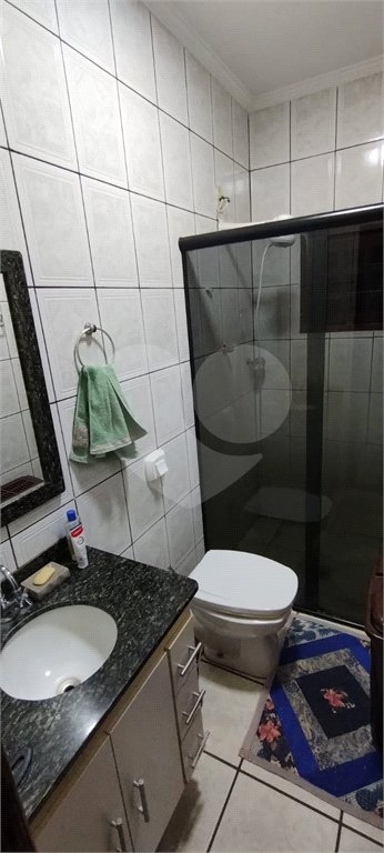 Casa à venda com 3 quartos, sendo 1 suíte, no Centro, Paranaíba, MS