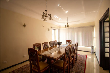Sobrado à venda com 5 quartos, sendo 3 suítes, no Centro, São Roque, SP