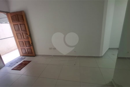 Casa em condomínio à venda com 2 quartos em Parque Vitória, São Paulo, SP