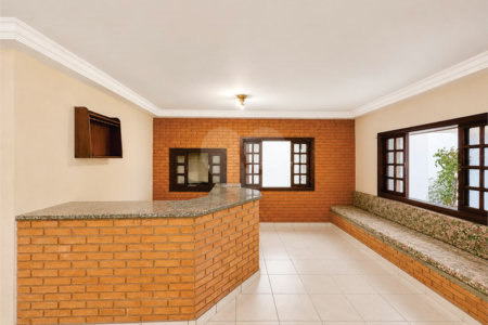Casa à venda com 5 quartos, sendo 4 suítes, em Parque dos Príncipes, São Paulo, SP