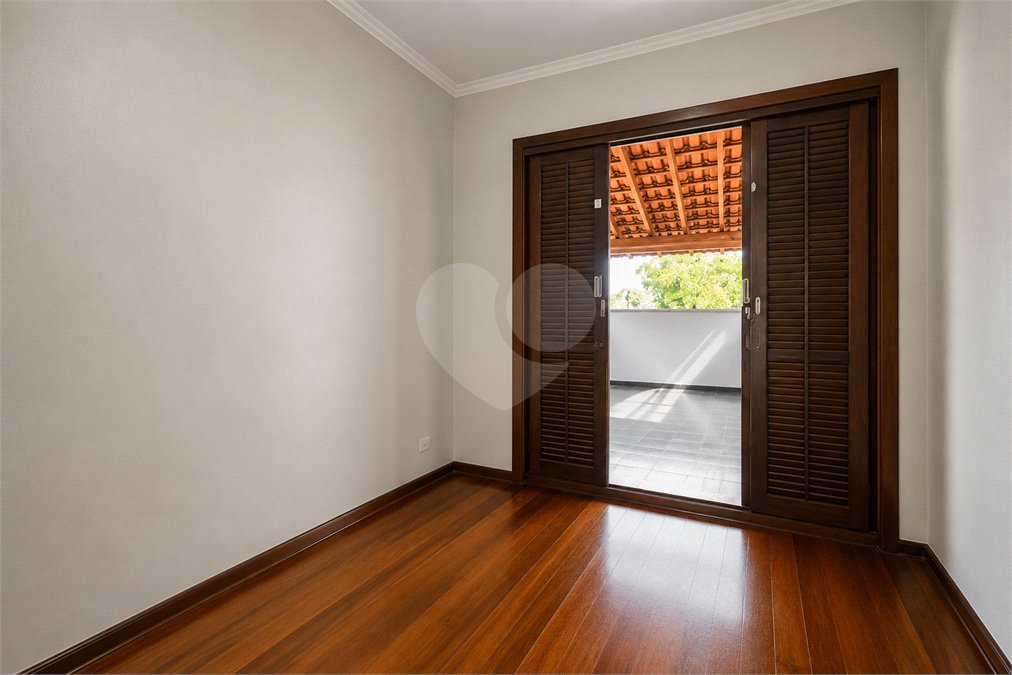 Sobrado à venda com 3 quartos, sendo 1 suíte, em Jardim Utinga, Santo André, SP