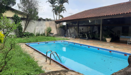 Sobrado à venda com 4 suítes em Interlagos, São Paulo, SP