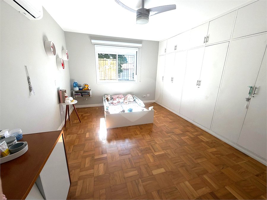 Sobrado à venda com 4 quartos, sendo 3 suítes, em Jardim Prudência, São Paulo, SP