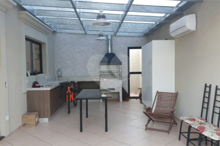 Casa à venda com 4 suítes no condomínio Vila Inglesa, Atibaia - SP