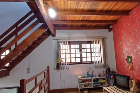Sobrado à venda com 3 quartos, sendo 2 suítes,  em Jardim Marica, Mogi das Cruzes, SP