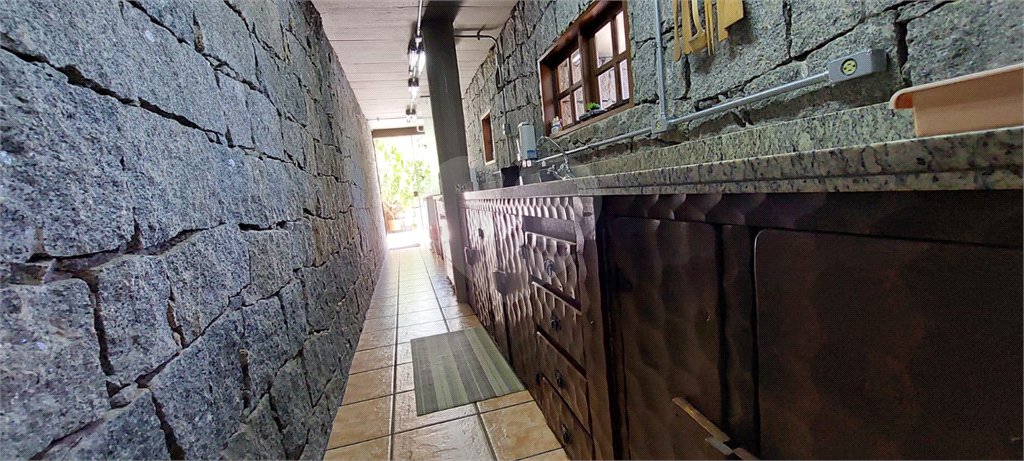 Casa à venda com 3 quartos, sendo 2 suítes, no condomínio Alpes de Caieiras, Caieiras - SP