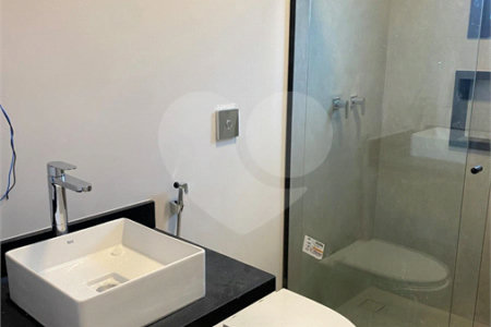 Casa à venda com 4 quartos, sendo 3 suítes, no condomínio Recanto dos Paturis, Vinhedo - SP