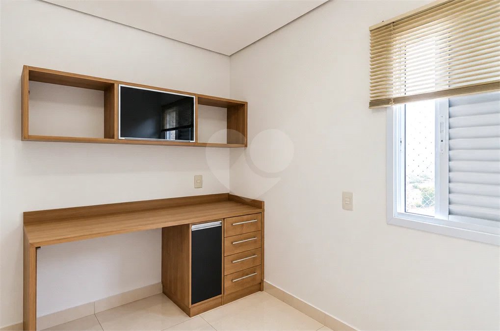 Apartamento de 84m² na Vila Lusitânia, em São Bernardo do Campo, com 3 dormitórios, suíte com varanda, 2 vagas cobertas, depósito privativo e lazer completo.