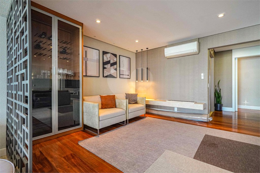 Apartamento para venda em Vila Mariana com 4 quartos, sendo 4 suítes , 250m²