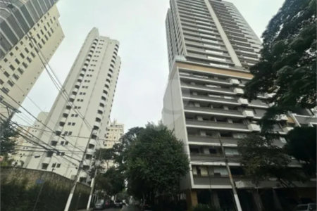 Apartamento à venda com 3 suítes em Campo Belo, São Paulo, SP
