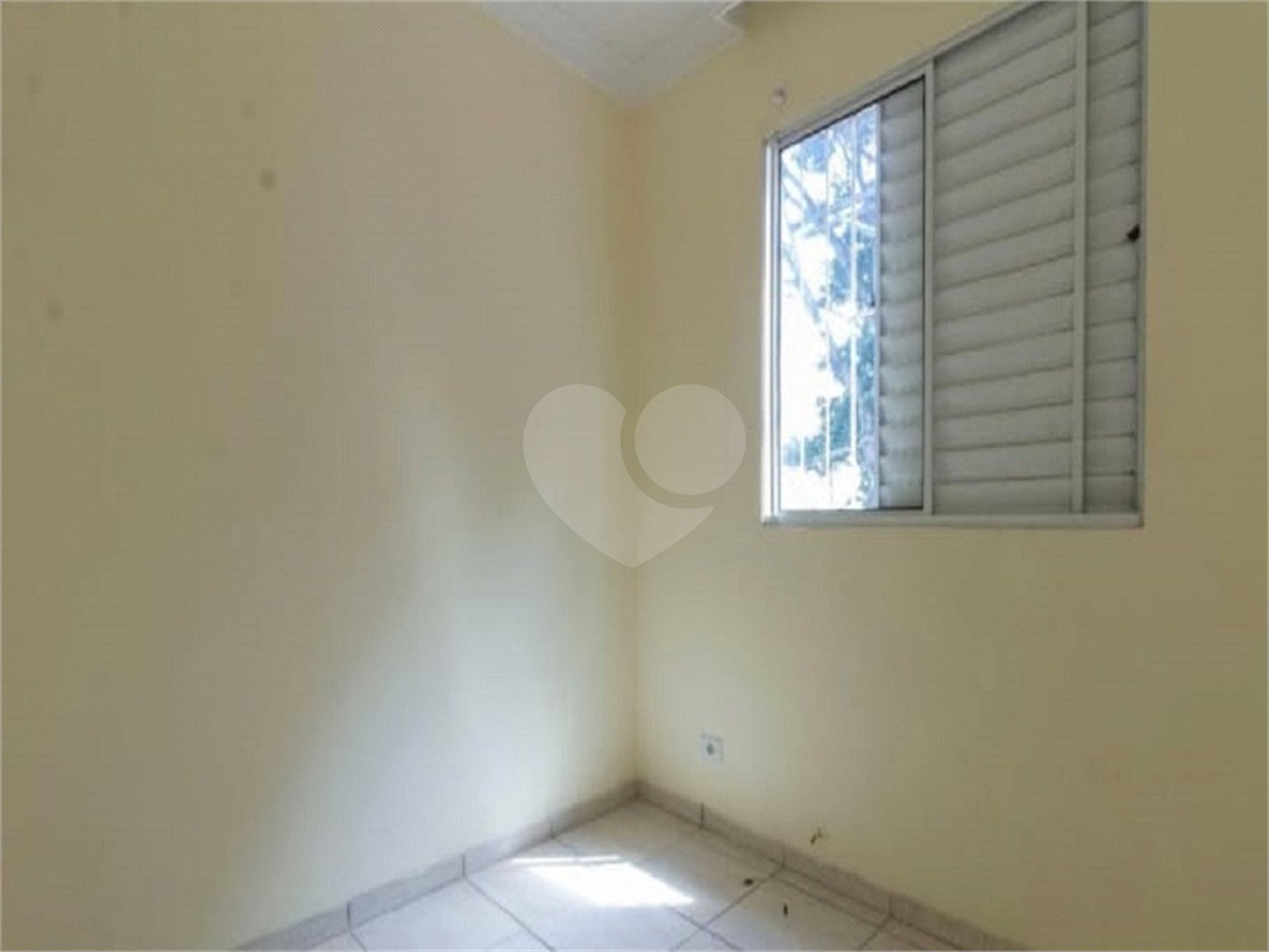 Casa para alugar com 2 quartos, sendo 1 suíte,  no condomínio Nova Carioba, São Paulo - SP