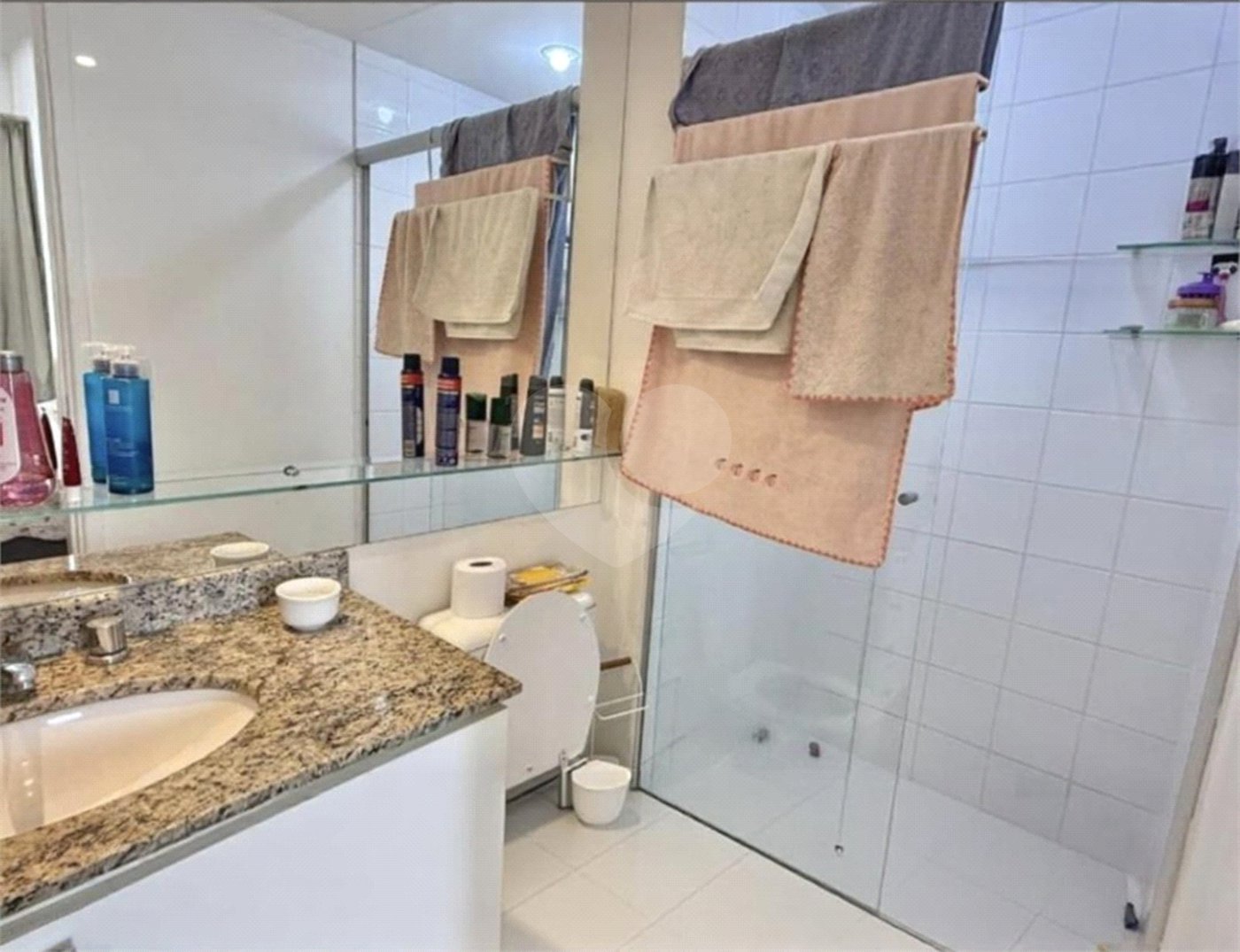 Apartamento à venda com 3 quartos, sendo 1 suíte, em Alto da Boa Vista, São Paulo, SP