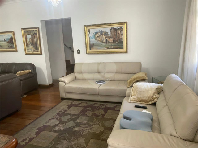 Sobrado à venda com 3 quartos, sendo 1 suíte,  em Tremembé, São Paulo, SP