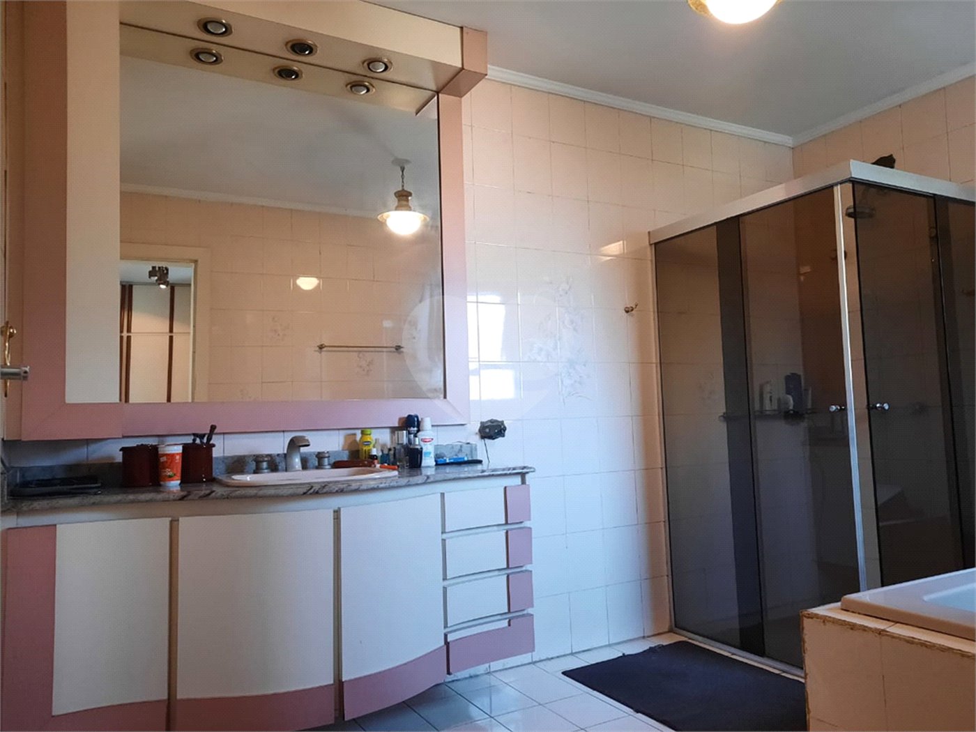 Sobrado à venda com 5 quartos, sendo 3 suítes, em Jardim Marajoara, São Paulo, SP