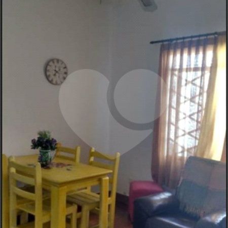 Casa à venda com 3 quartos, sendo 1 suíte,  no Centro, Poá, SP