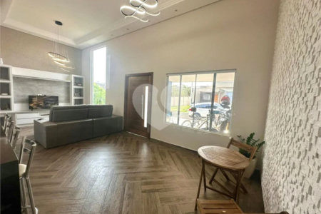 Casa à venda ou para alugar com 3 quartos, sendo 1 suíte,  no condomínio Vila Rica, Indaiatuba - SP