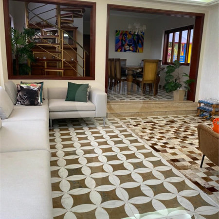 Casa à venda com 7 suítes no condomínio Capela do Barreiro, Itatiba - SP