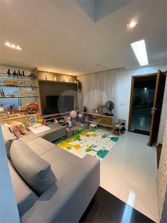 Casa à venda com 3 quartos, sendo 1 suíte,  no condomínio Villagio Campo Grande, São Paulo - SP