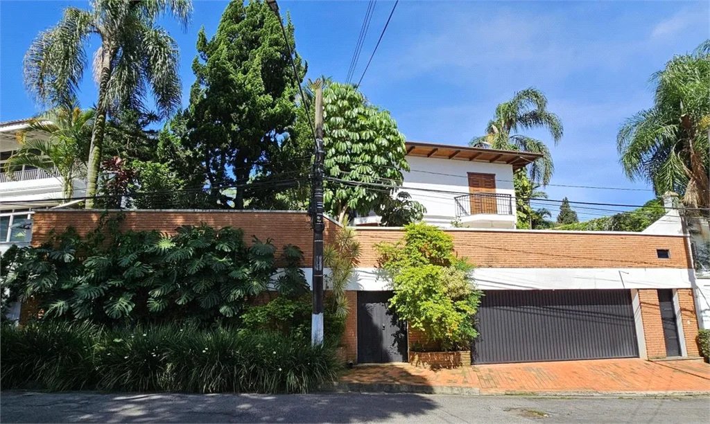 Casa à venda com 5 suítes em Jardim Leonor, São Paulo, SP