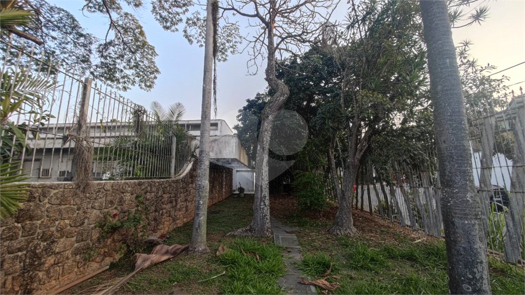 Casa Térrea à venda com 5 quartos, sendo 2 suítes, em Chácara Monte Alegre, São Paulo, SP