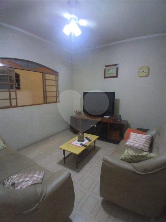 Sobrado à venda com 4 quartos, sendo 2 suítes, em Tremembé, São Paulo, SP
