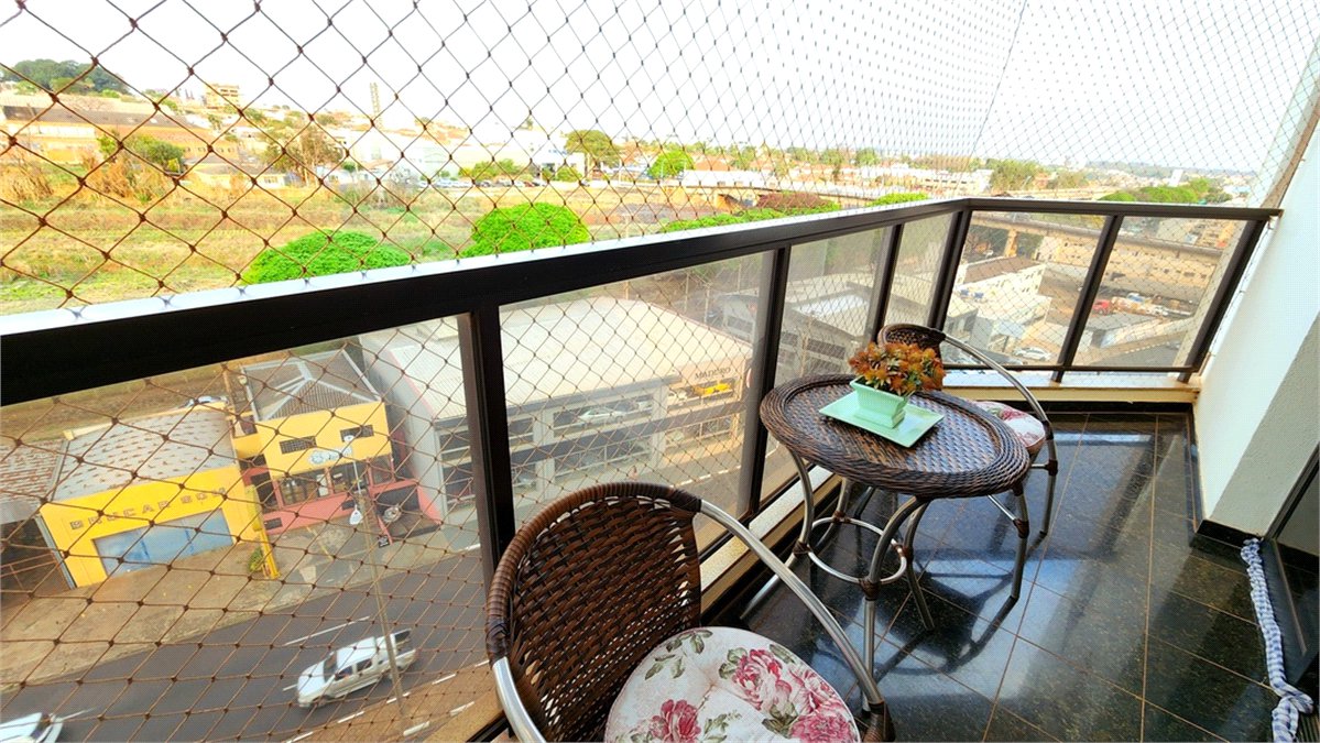 Apartamento à venda com 3 quartos, sendo 1 suíte, em Jardim Santa Rosa, Nova Odessa, SP