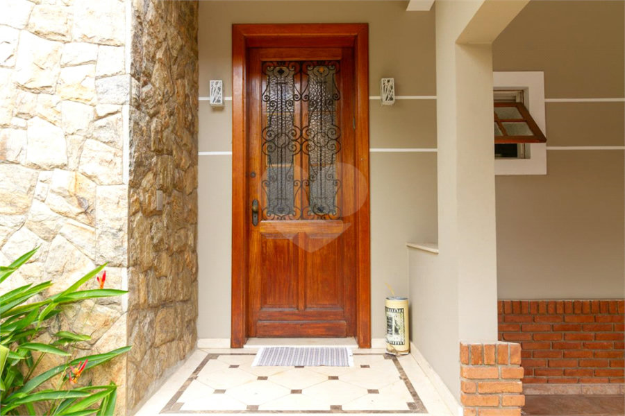 Casa à venda com 4 quartos, sendo 2 suítes, no condomínio Da Serra, São Paulo - SP