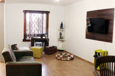 Casa à venda com 4 quartos, sendo 2 suítes, em Jardim Leonor, São Paulo, SP