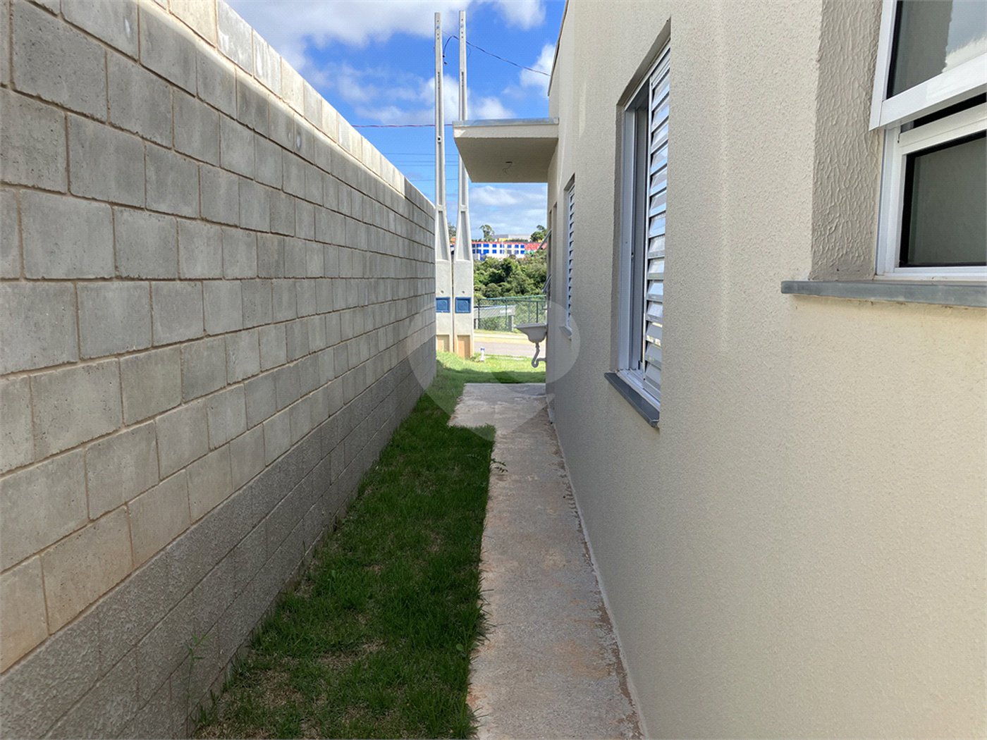 Casa à venda com 3 quartos, sendo 1 suíte,  no condomínio Residencial Vila Amarone, Sorocaba - SP