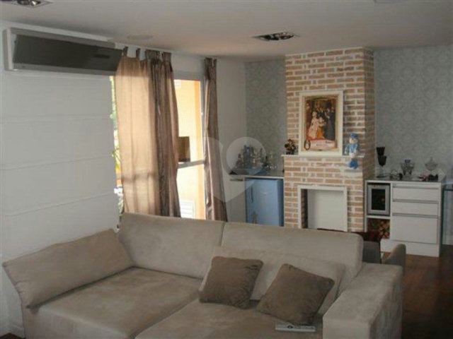 Apartamento à venda com 3 quartos, sendo 1 suíte,  em Vila Carrão, São Paulo, SP