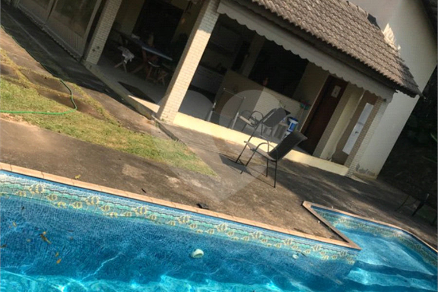 Sobrado à venda com 4 quartos, sendo 2 suítes, em Serra da Cantareira, Mairiporã, SP