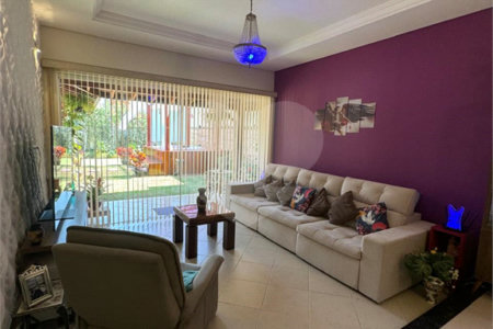 Casa à venda com 3 quartos, sendo 1 suíte, no condomínio Residencial Grape Village, Vinhedo - SP